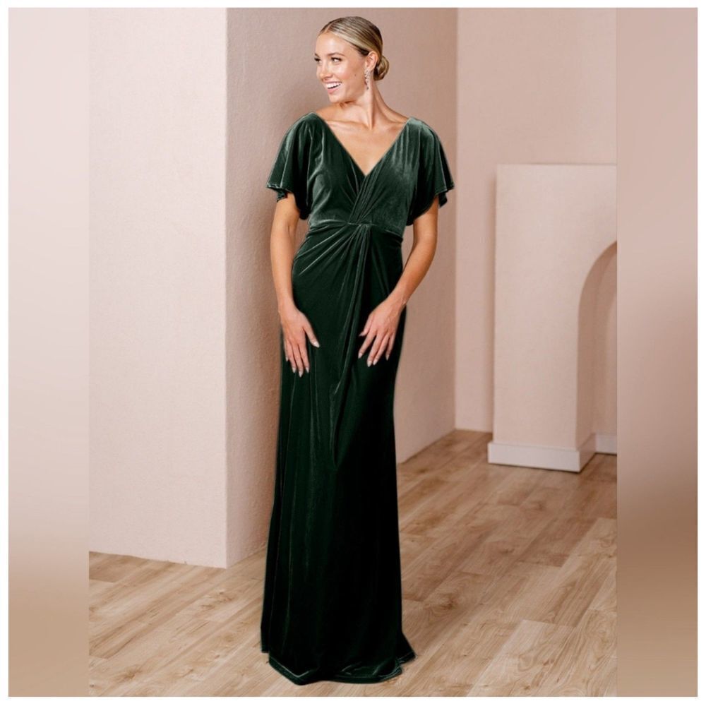 Revelry Gwen Emerald Green Velvet Flutter Sleeve Formal Dress Bridesmaid Size 6